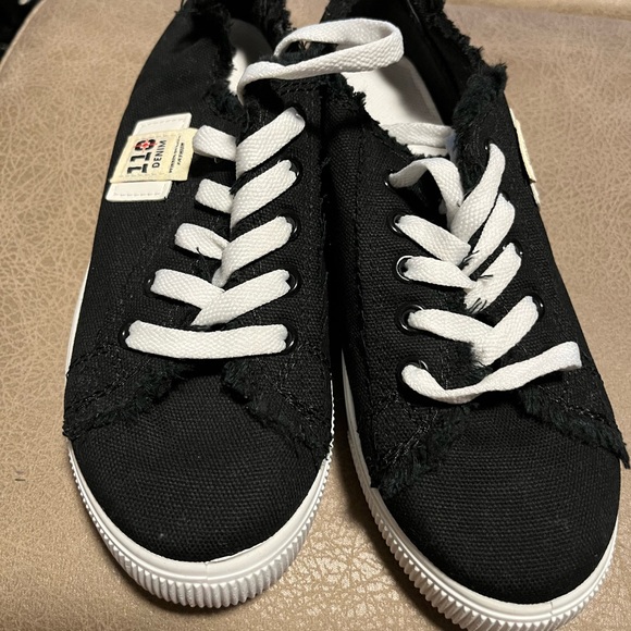 Stylish Black Kids Sneakers distressed size 5 ( euro 35 ) the toping 110 denim - Picture 1 of 12